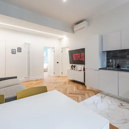 Modern 3-room Flat - Near Metro & Park * Милан