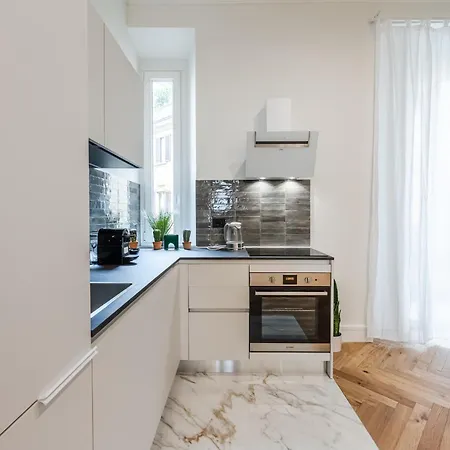 Apartman Modern 3-room Flat - Near Metro & Park *