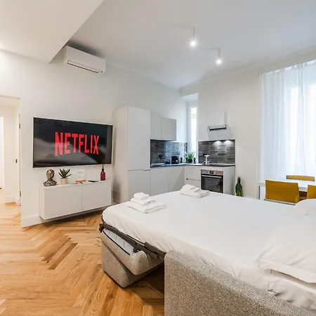 Modern 3-room Flat - Near Metro & Park Apartman Milánó